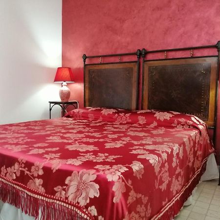 Anticadimora Dei Pepe Bed & Breakfast Salve Exterior foto