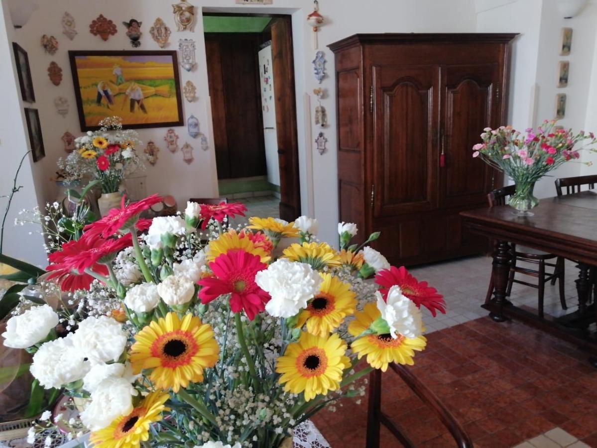 Anticadimora Dei Pepe Bed & Breakfast Salve Exterior foto