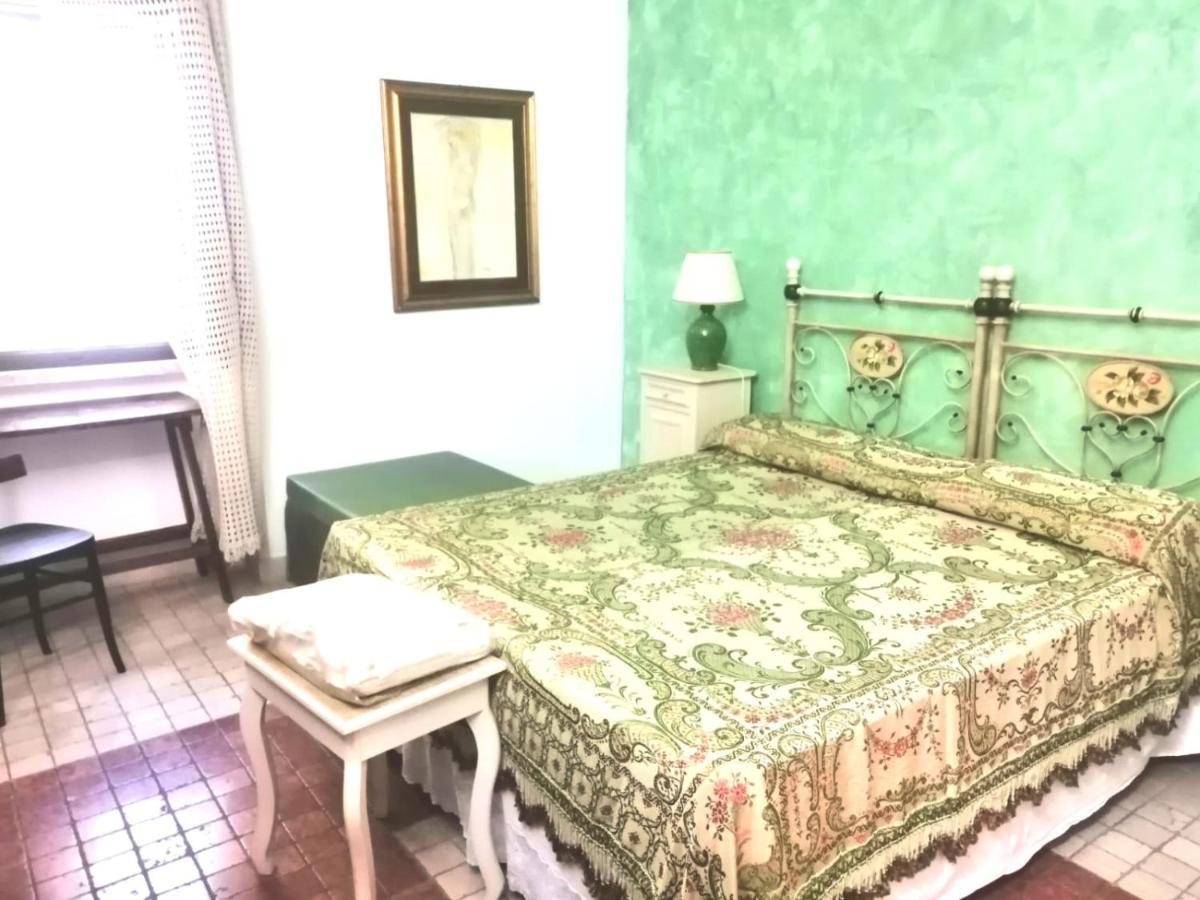 Anticadimora Dei Pepe Bed & Breakfast Salve Exterior foto
