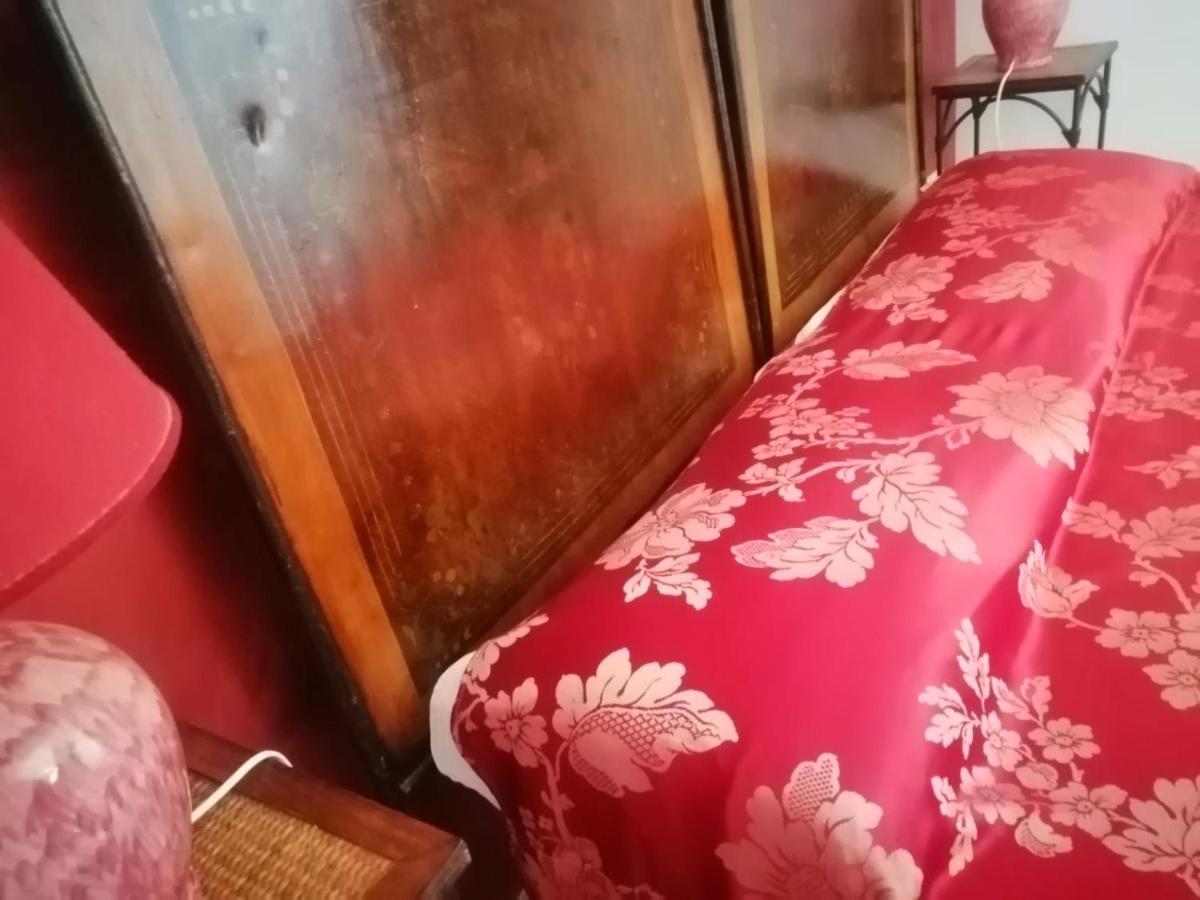 Anticadimora Dei Pepe Bed & Breakfast Salve Exterior foto