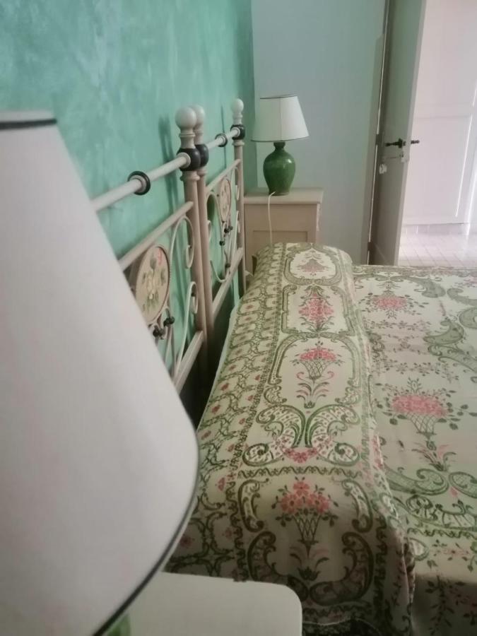 Anticadimora Dei Pepe Bed & Breakfast Salve Exterior foto