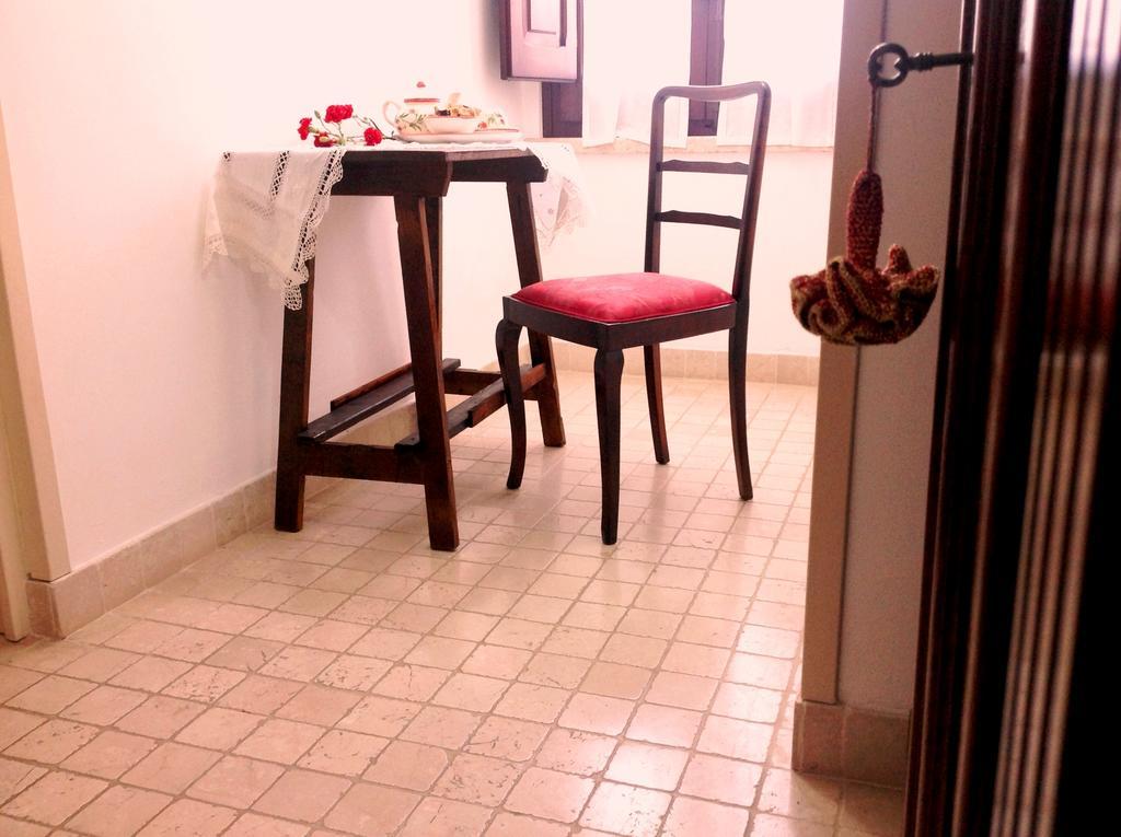 Anticadimora Dei Pepe Bed & Breakfast Salve Exterior foto