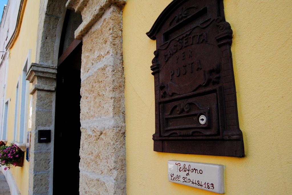 Anticadimora Dei Pepe Bed & Breakfast Salve Exterior foto