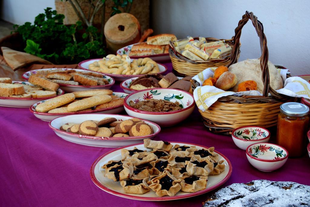 Anticadimora Dei Pepe Bed & Breakfast Salve Exterior foto