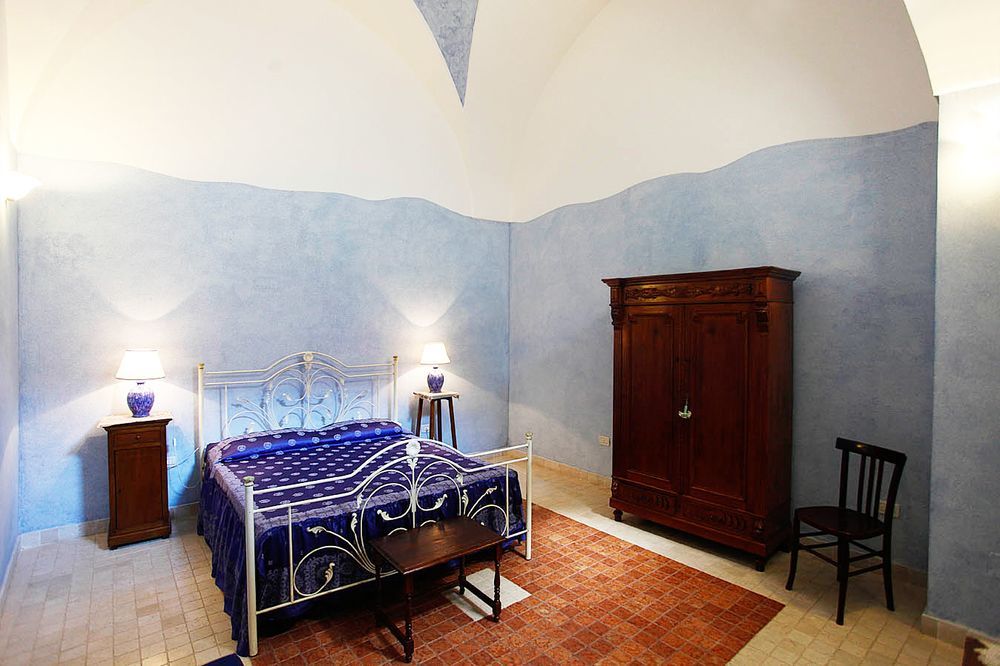 Anticadimora Dei Pepe Bed & Breakfast Salve Exterior foto