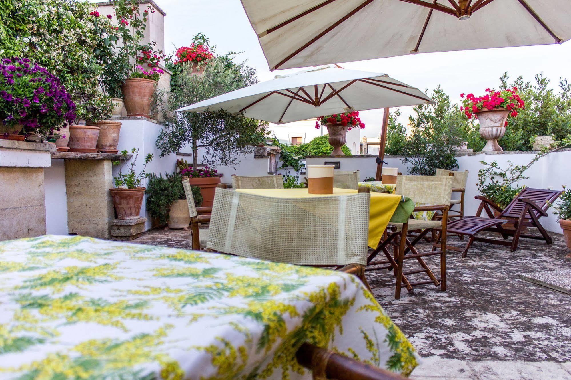 Anticadimora Dei Pepe Bed & Breakfast Salve Exterior foto