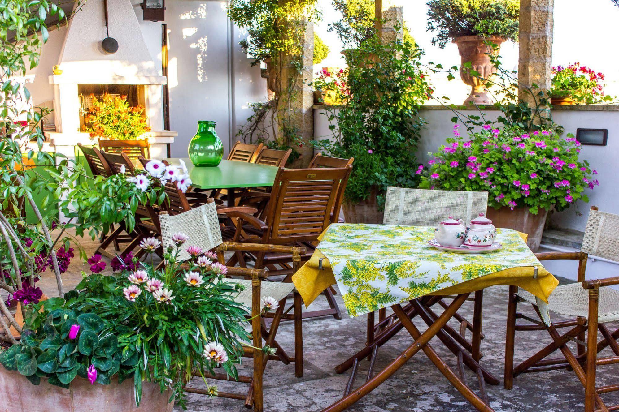 Anticadimora Dei Pepe Bed & Breakfast Salve Exterior foto