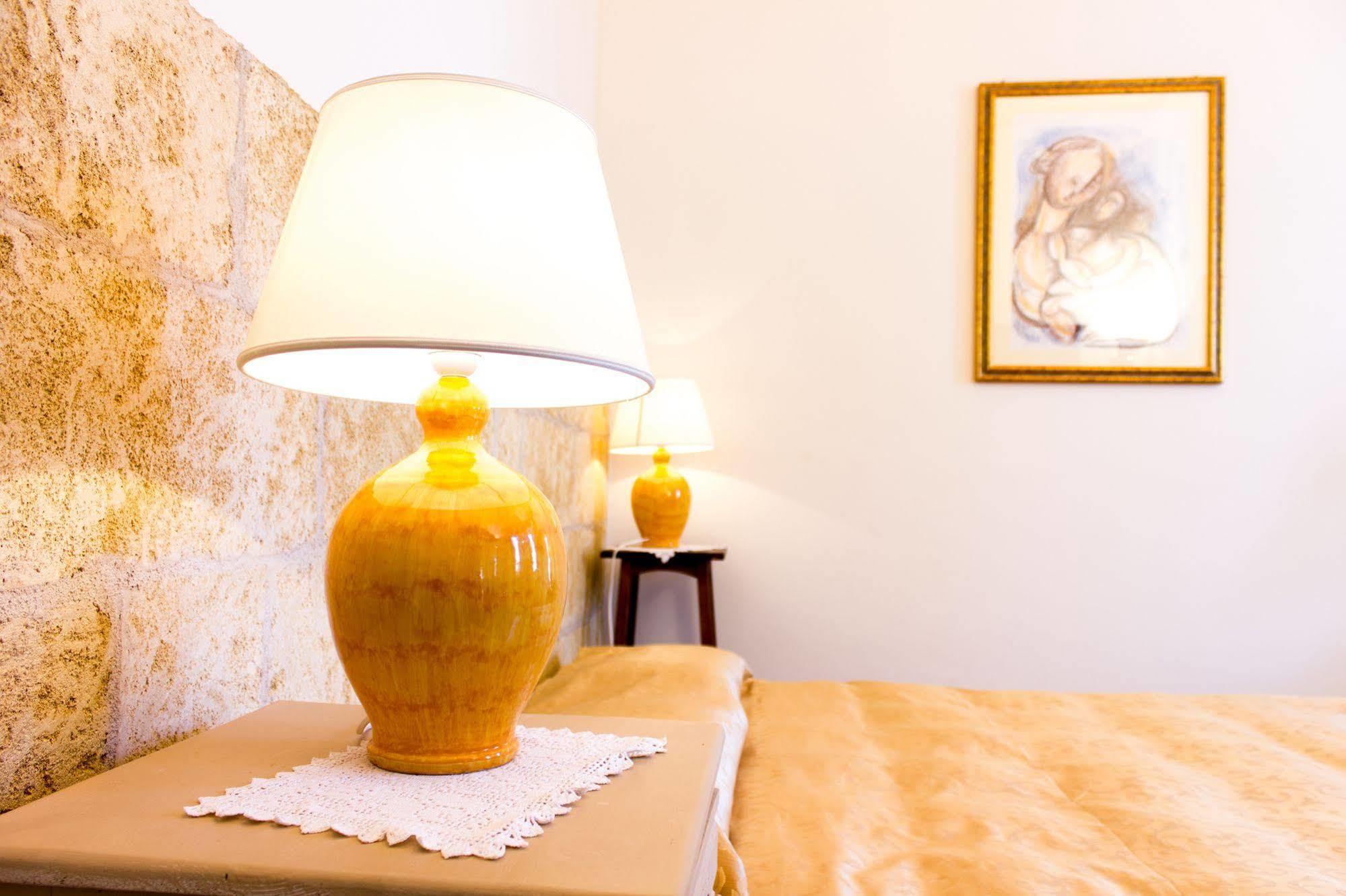 Anticadimora Dei Pepe Bed & Breakfast Salve Exterior foto