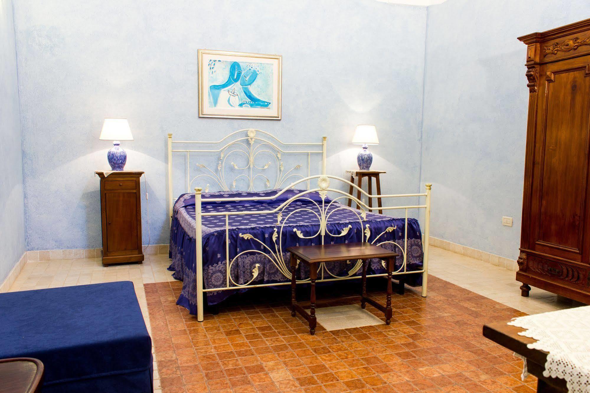 Anticadimora Dei Pepe Bed & Breakfast Salve Exterior foto